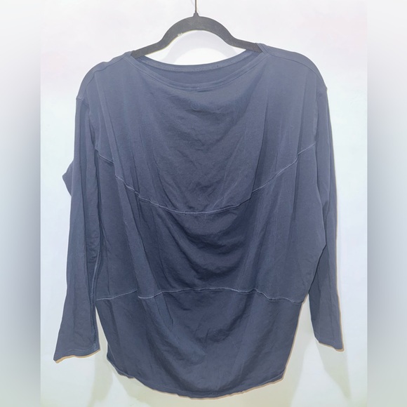 Lululemon Back in Action Navy Blue Sz 6 - Picture 2 of 2